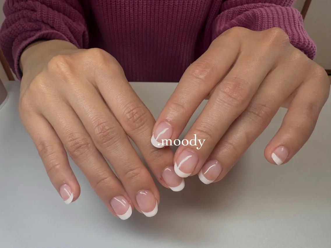 ネイル フレンチネイル .moody ナナのネイルデザイン