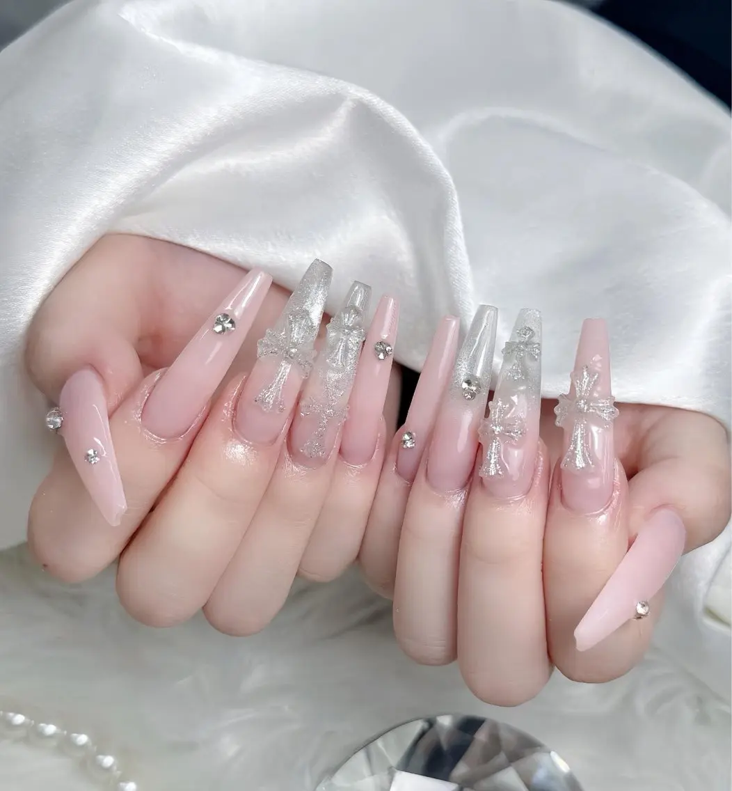 ネイル キラキラネイル 韓国ネイル マグネットネイル 持ち込み ネイルチップ ハンドネイル Chiee Bling.Nailのネイルデザイン