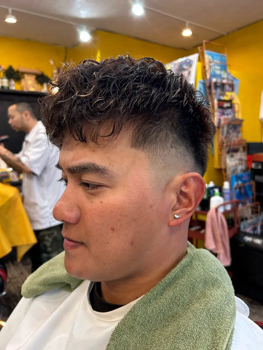 【🇺🇸Men's cut ✖️パーマ🌴】癖のない髪に自然なクセを（カット+パーマ+シャンプー+セット）の写真