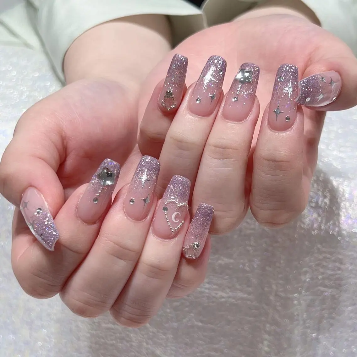ネイル アートネイル 長さ出し ネイルチップ Queens momoのネイルデザイン