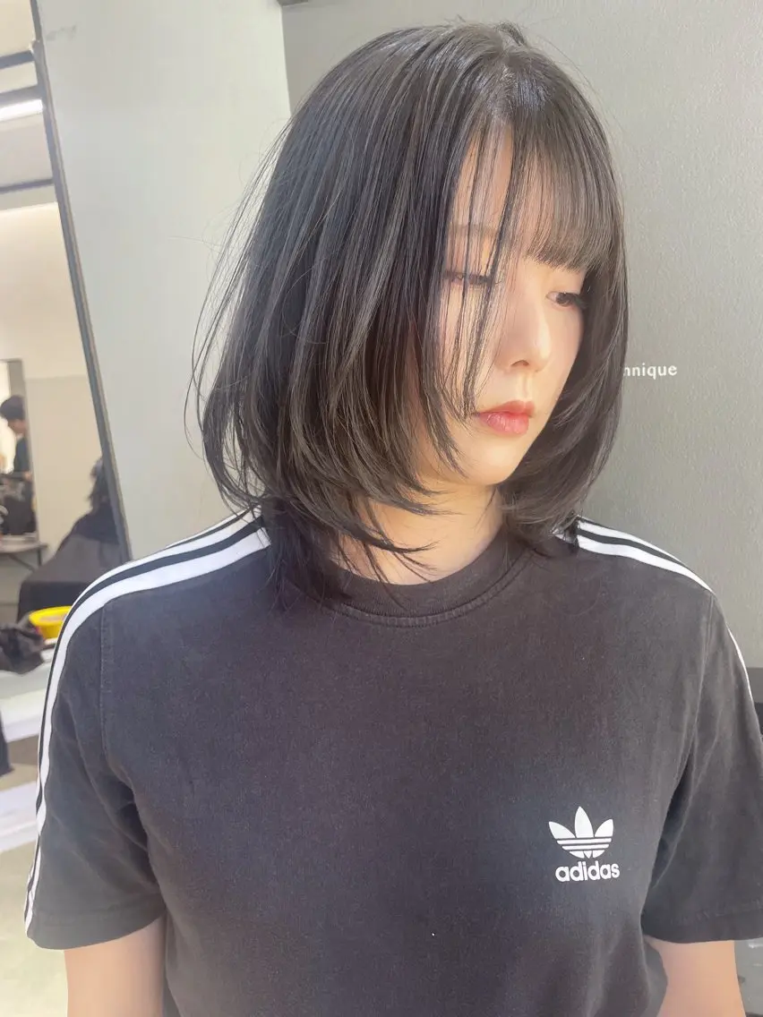 ミディアム カラー レイヤーカット AIRI layer cut hairのヘアスタイル