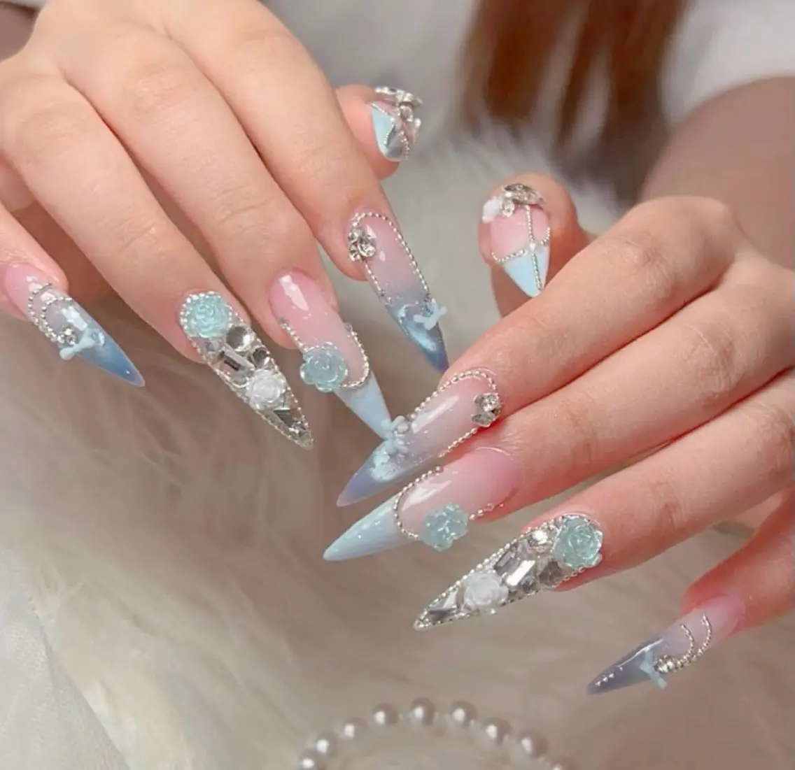 ネイル アートネイル ボルドー フレンチネイル ジェルネイル 氷ネイル・うるうるネイル ハンドネイル Julie Nail Hinのネイルデザイン
