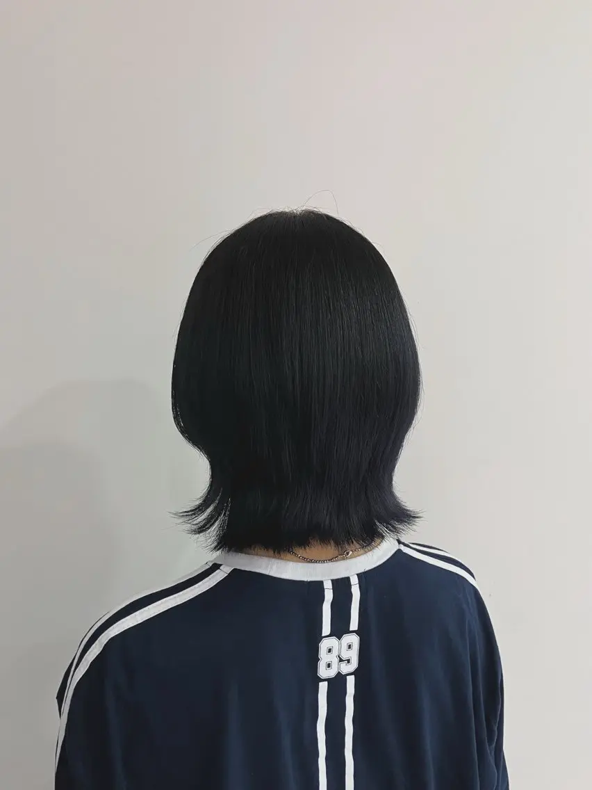 カラー 黒髪 ブルーカラー ブルーブラック 初めてでも安心🌿 吉澤インナーカラーのヘアスタイル