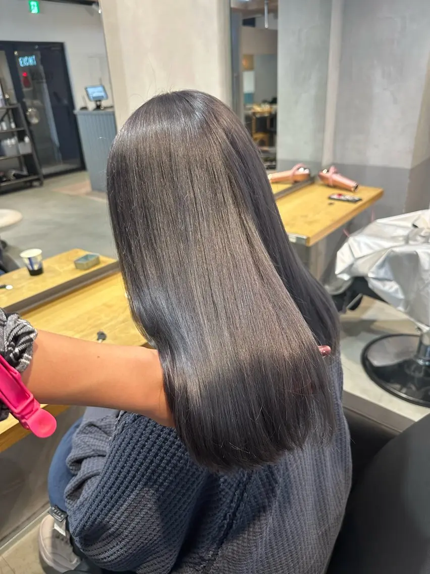 ミディアム カラー ブリーチ グレージュ ヘアカラー トリートメント 🌟ハイライト/ハイ トーン🌟MIKIのヘアスタイル