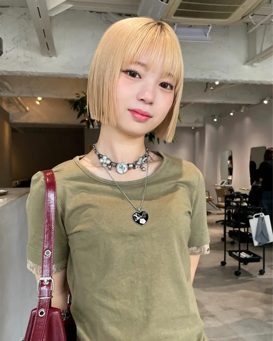 ミディアム 中村 玲音のヘアスタイル