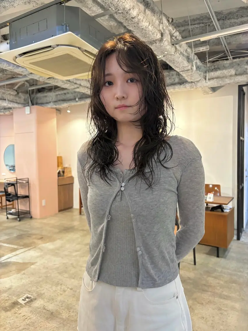 ロング カラー パーマ ブラウンカラー レイヤーカット カット ヘアカラー パーマ トリートメント yu maのヘアスタイル