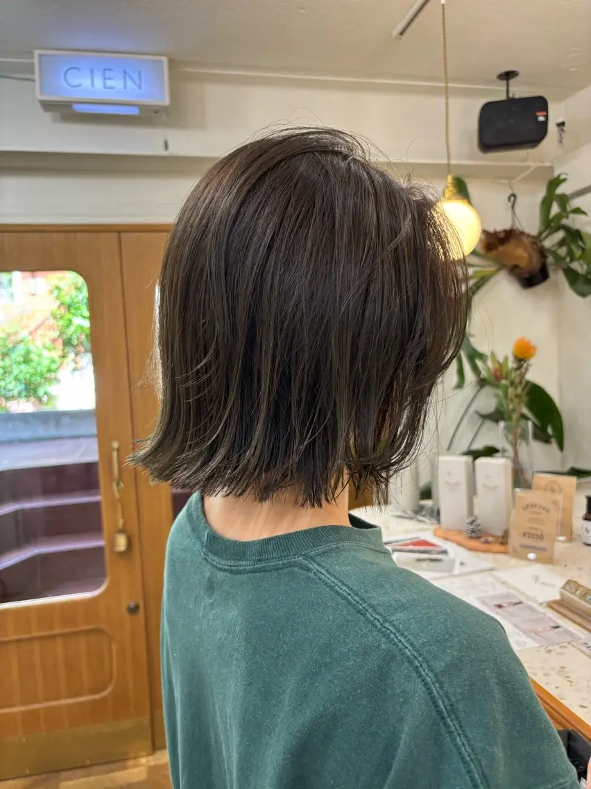 ショート カラー グレージュ オリーブグレージュ オリーブグレー ボブ レイヤーカット ayano🫧 《CIEN》のヘアスタイル