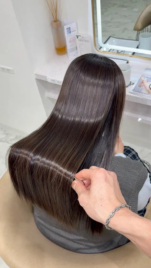 ロング 髪質改善 カット 縮毛矯正 SE ITAのヘアスタイル