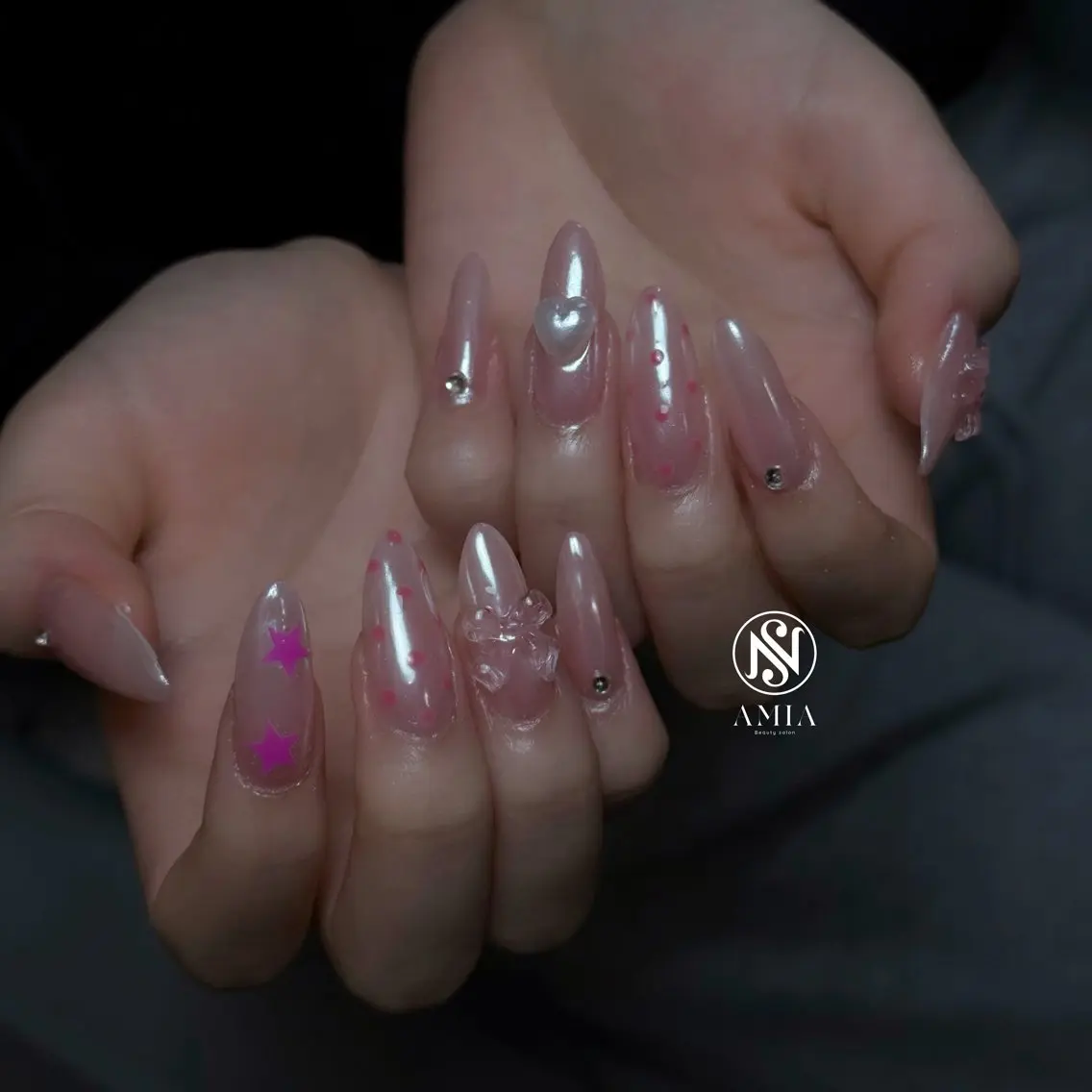 ロング ハンドネイル 🌟AMIA BEAUTY🌟のネイルデザイン
