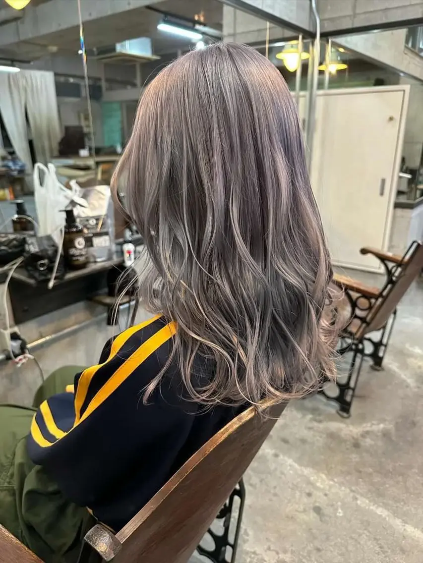 セミロング カラー ヘアアレンジ ブロンド パープルカラー シルバー ravens代表 ヒロムのヘアスタイル