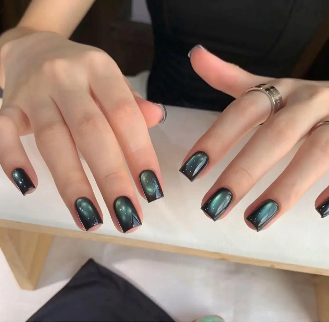 ネイル アートネイル ボルドー フレンチネイル ジェルネイル 氷ネイル・うるうるネイル ハンドネイル Julie NailSalonのネイルデザイン