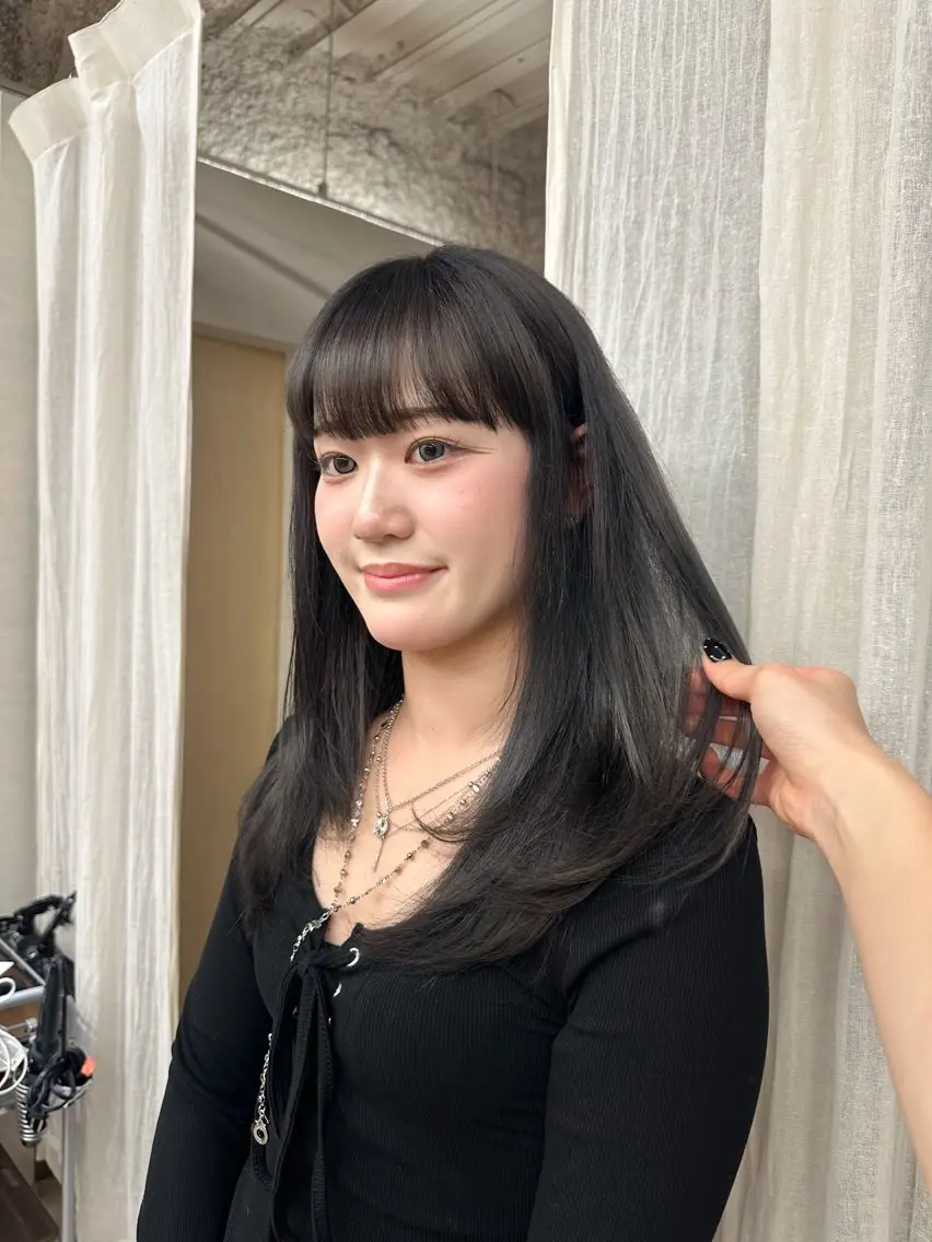 ロング 梅田🩵/透明感 花音のヘアスタイル
