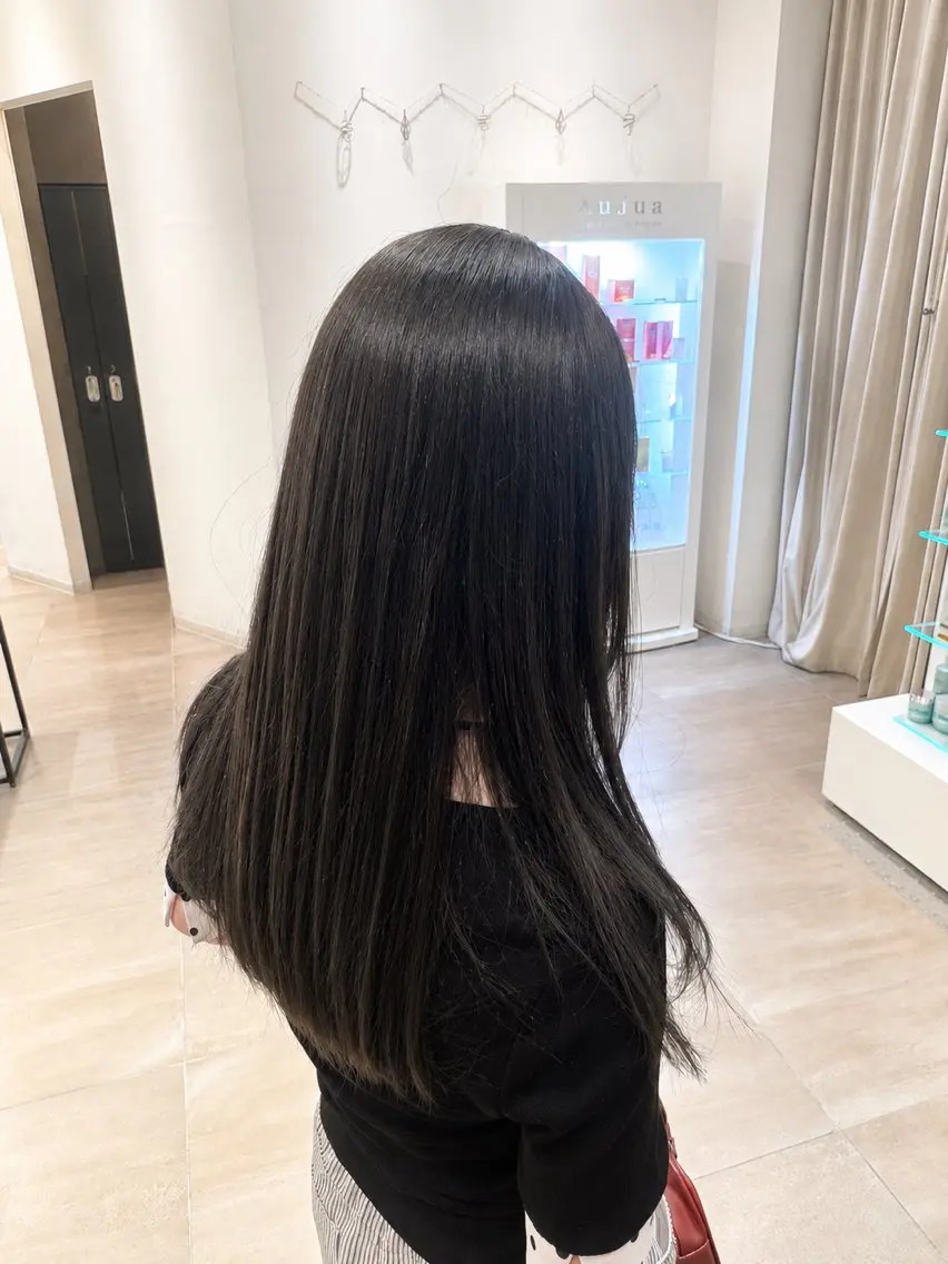 ロング ヘアカラー トリートメント 西岡 英菜のヘアスタイル