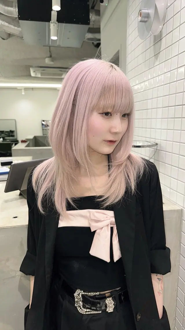 ロング カラー ヘアカラー ハイトーン/ピンク カラー/めい🎀のヘアスタイル