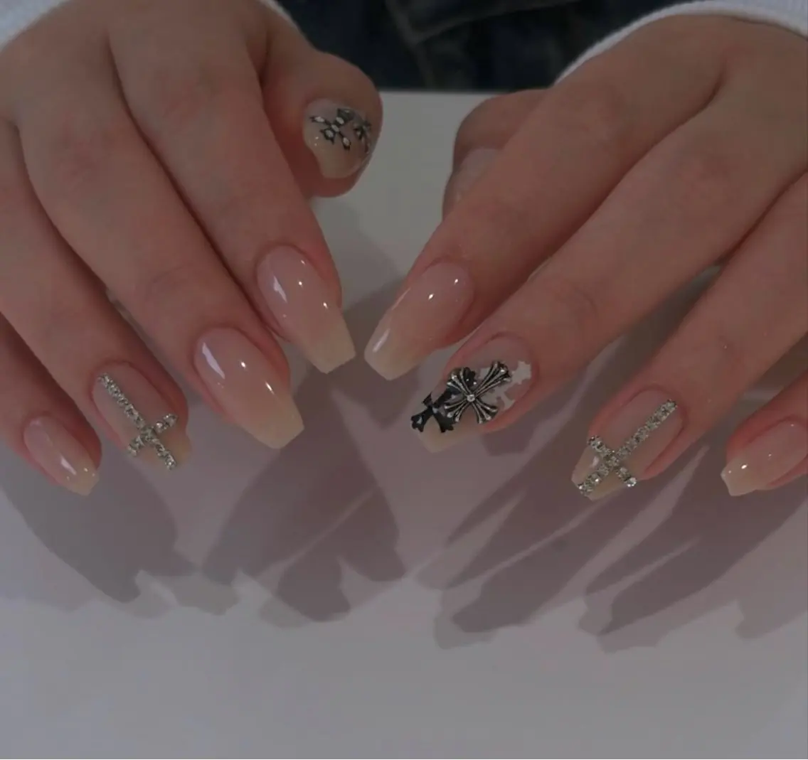 ネイル ハンドネイル BERA NAILSのネイルデザイン