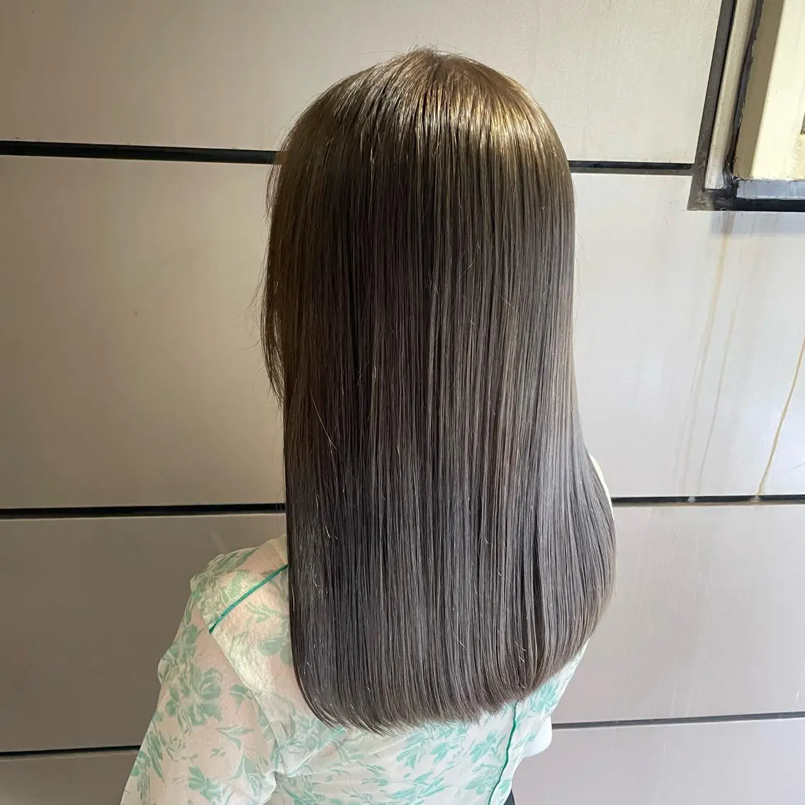 セミロング 顔まわりレイヤー 韓国風ヘア レイヤーカット ローレイヤー 縮毛矯正 カット ヘアカラー トリートメント 【必ず似合わせます】 川口航平のヘアスタイル