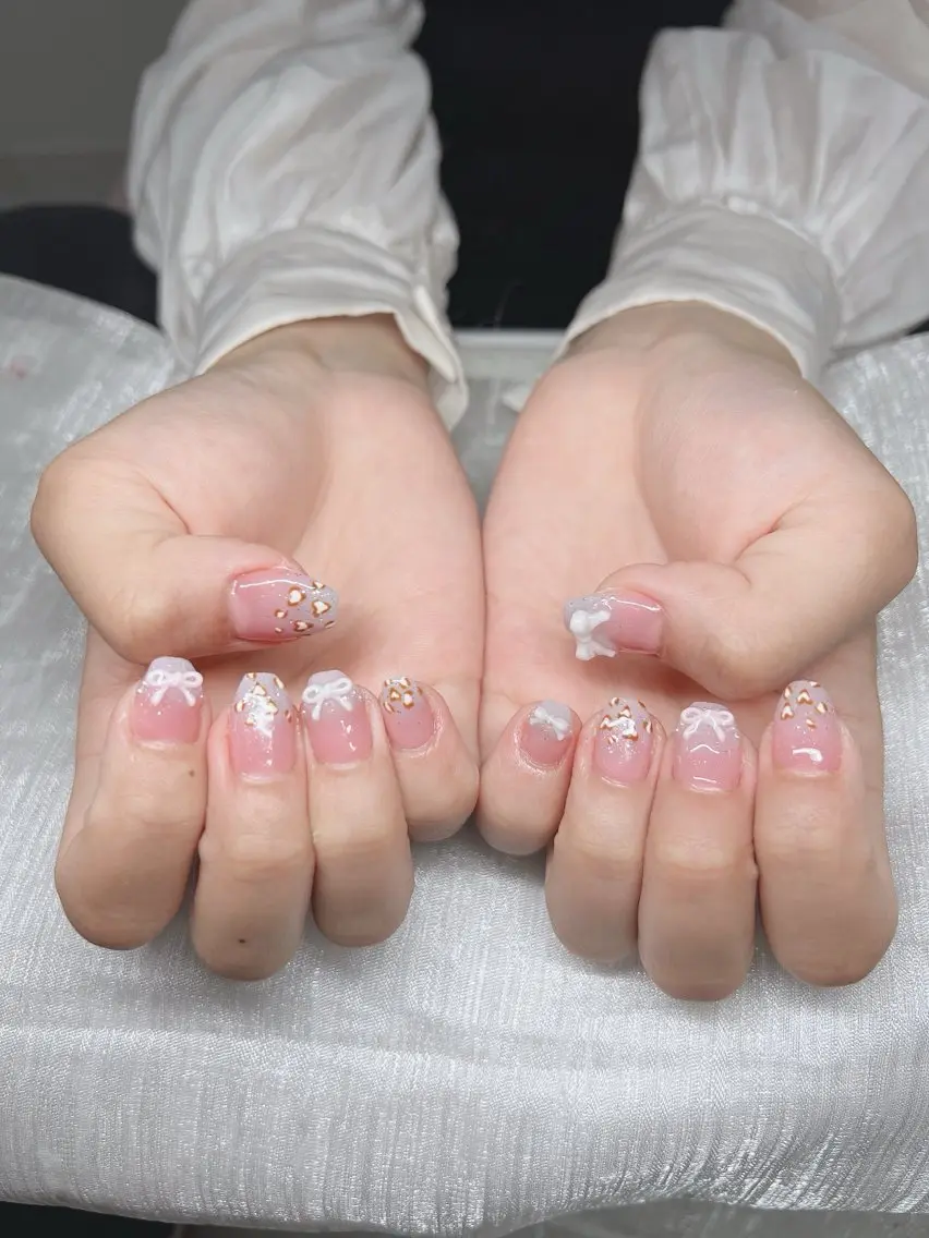 ネイル 長さ出し グラデーション キラキラネイル マグネットネイル ニュアンスネイル ハンドネイル Lee Nails チップ長さだし専門店のネイルデザイン
