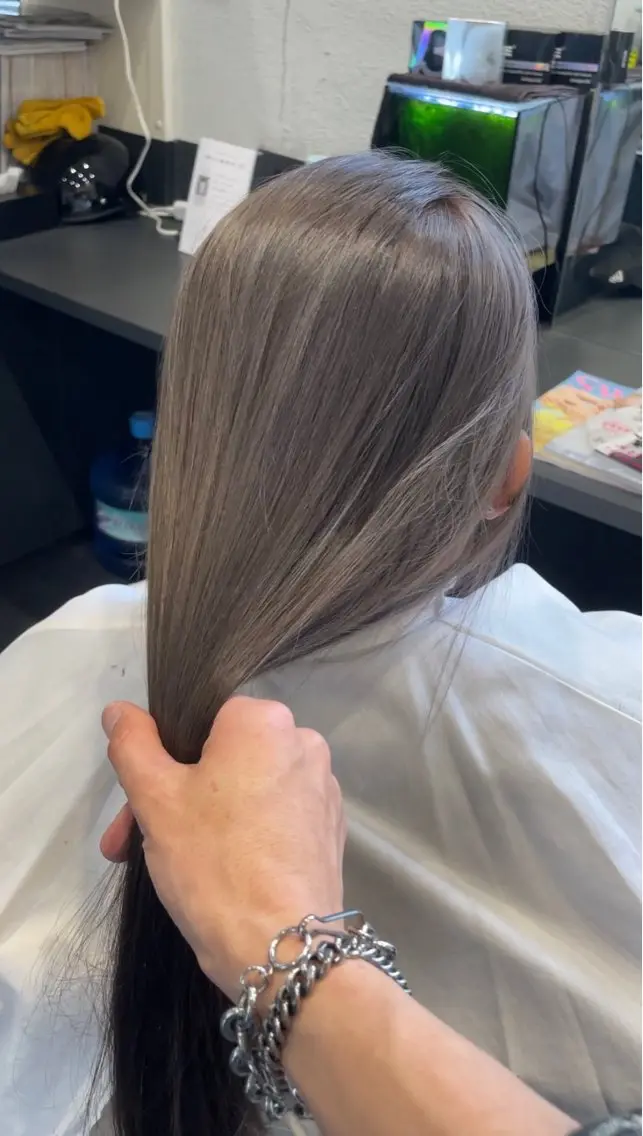 セミロング ヘアカラー トリートメント 🦖JIN HAIR DESIGN🦖のヘアスタイル