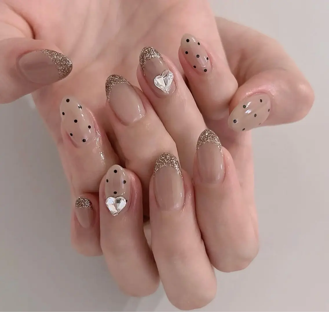 ネイル フレンチネイル ジェルネイル ガラスフレンチ キラキラネイル ロングネイル ハンドネイル Queeens nailのネイルデザイン