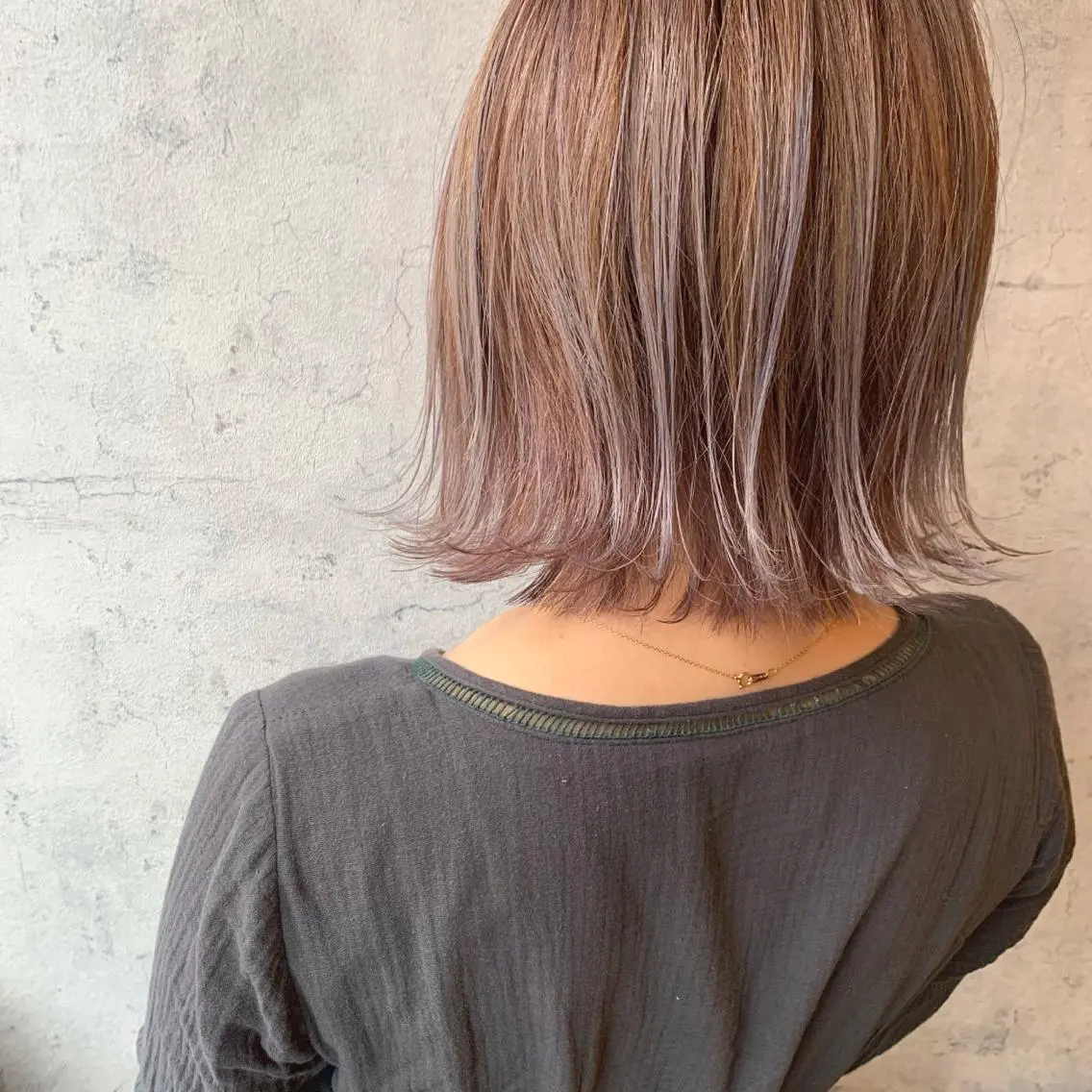 ミディアム カラー ブリーチ ハイライトカラー ピンクカラー パープルカラー ハイライト 池田 真由美のヘアスタイル