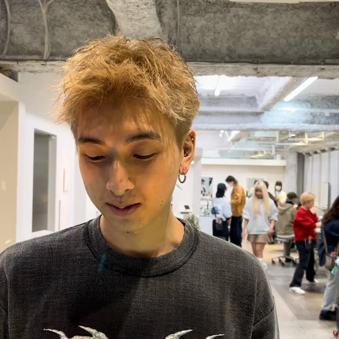 カラー メンズ メンズブリーチ スパイキーショート ベージュカラー ブリーチ ANY/メンズ特化/ シバヤ ユウキのヘアスタイル