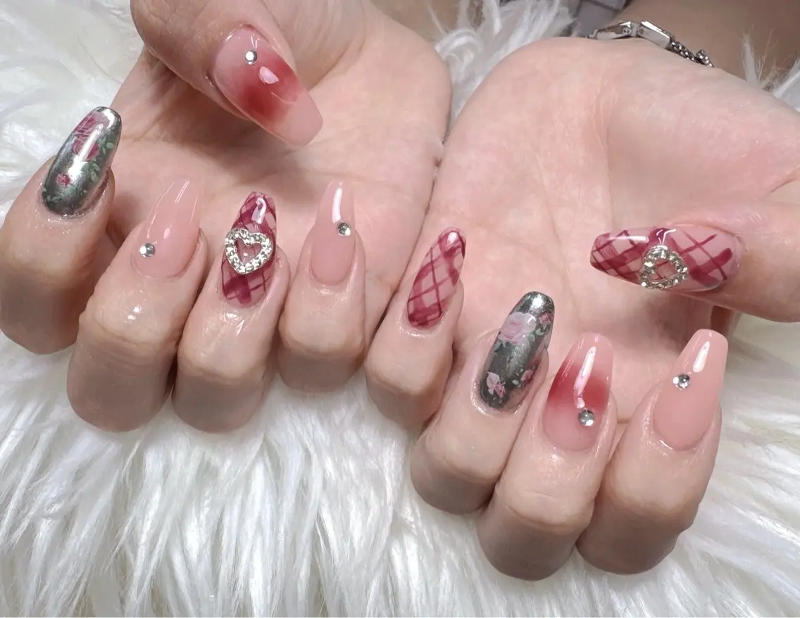 ネイル フットネイル フレンチネイル 韓国ネイル マグネットネイル ニュアンスネイル ハンドネイル ハンドケア Hara Nail 【持ち込みOK】のネイルデザイン