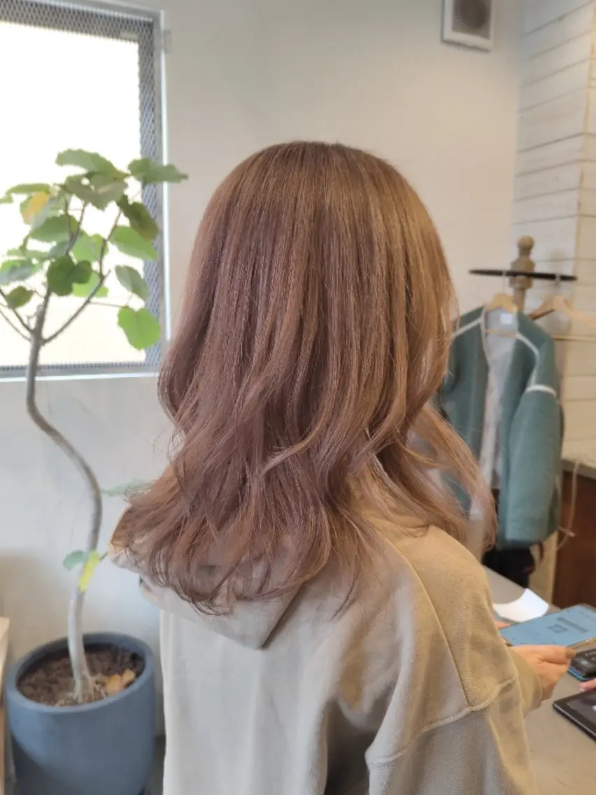ロング ヘアカラー LEASH 北原のヘアスタイル