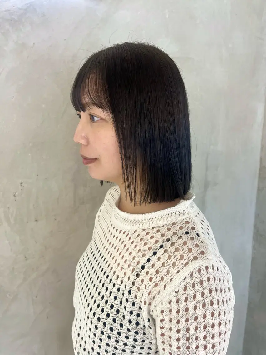 ミディアム カラー カット ヘアカラー トリートメント 切りっぱなしボブ/ 艶カラー/綾莉のヘアスタイル
