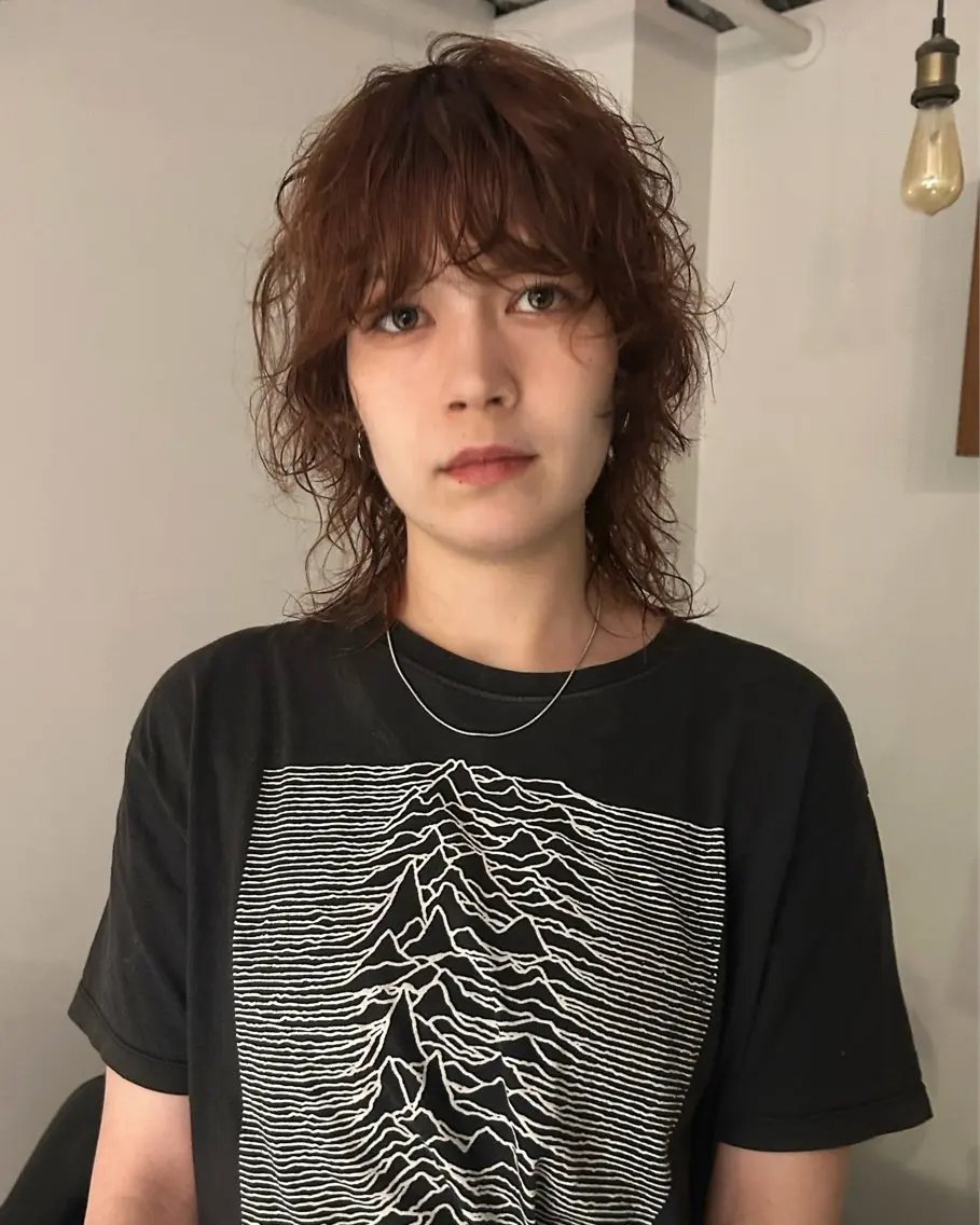 ミディアム パーマ ミディアムパーマ ウルフカット カット パーマ トリートメント 村上雅人 ナチュラルモードのヘアスタイル