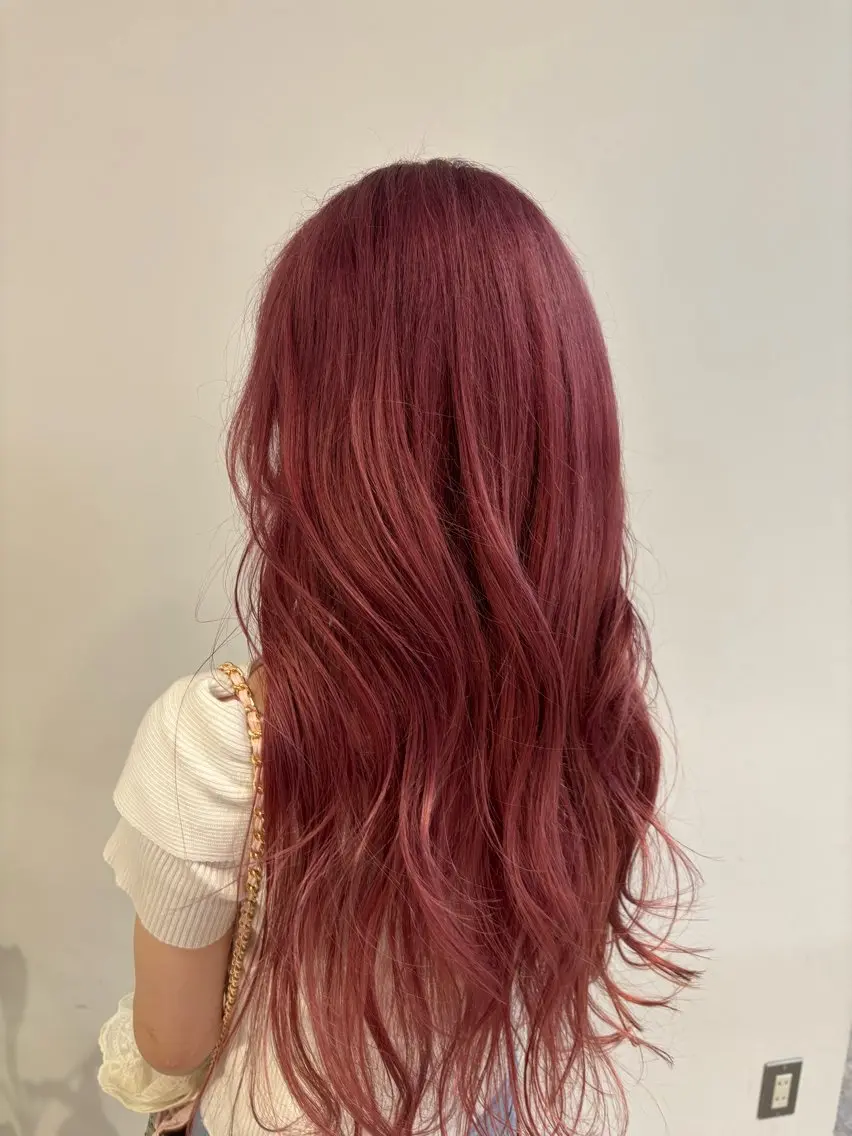ロング カラー ブリーチ ピンクカラー バイオレットカラー カット ヘアカラー 柏木 彩夏のヘアスタイル