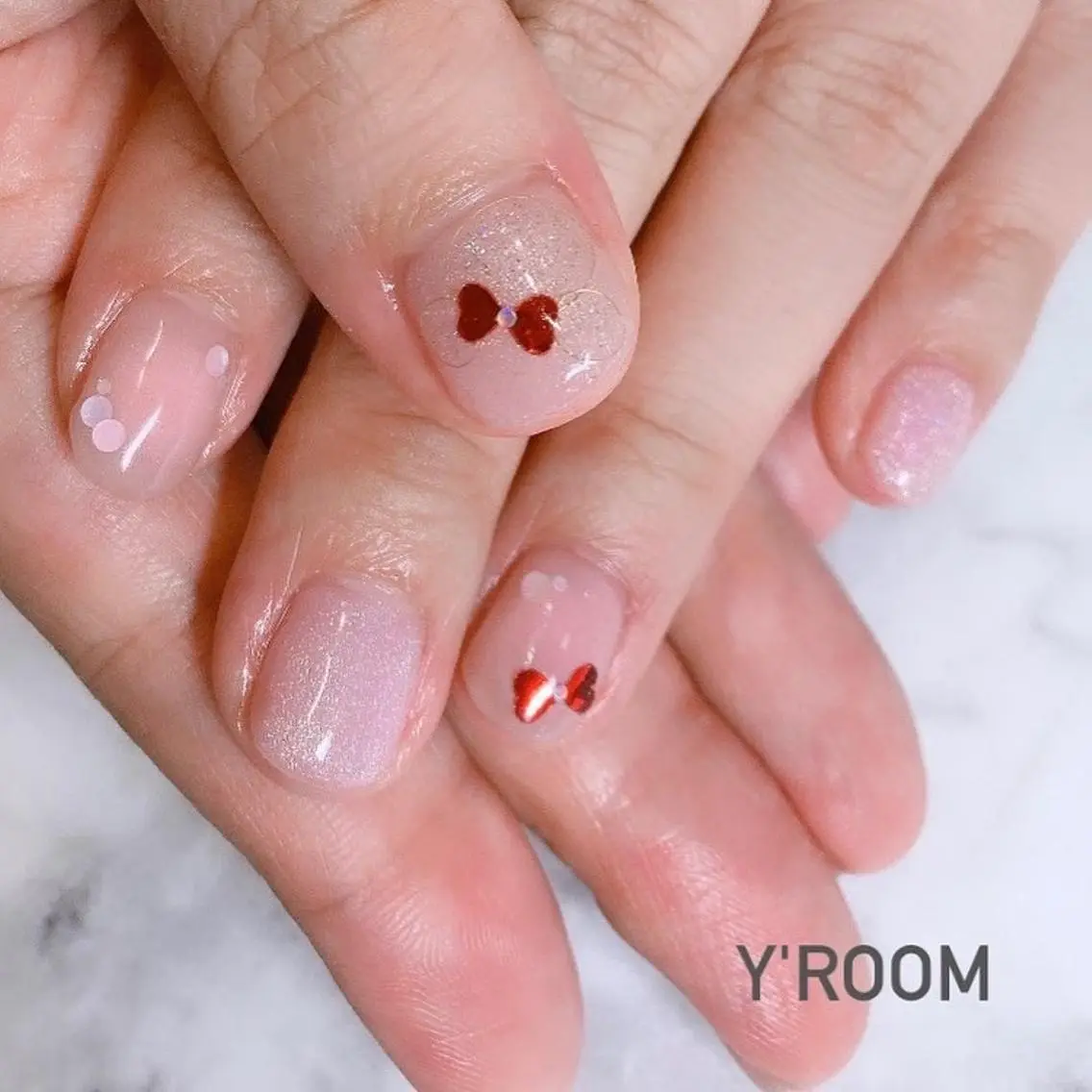 ネイル オーロラネイル フラッシュネイル フットネイル ジェルネイル 氷ネイル・うるうるネイル ハンドネイル YUKA （ネイリスト）のネイルデザイン