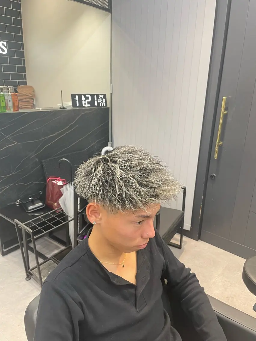 ショート カラー パーマ メンズ メンズメッシュ モヒカン メッシュ 清藤 竜輝のヘアスタイル