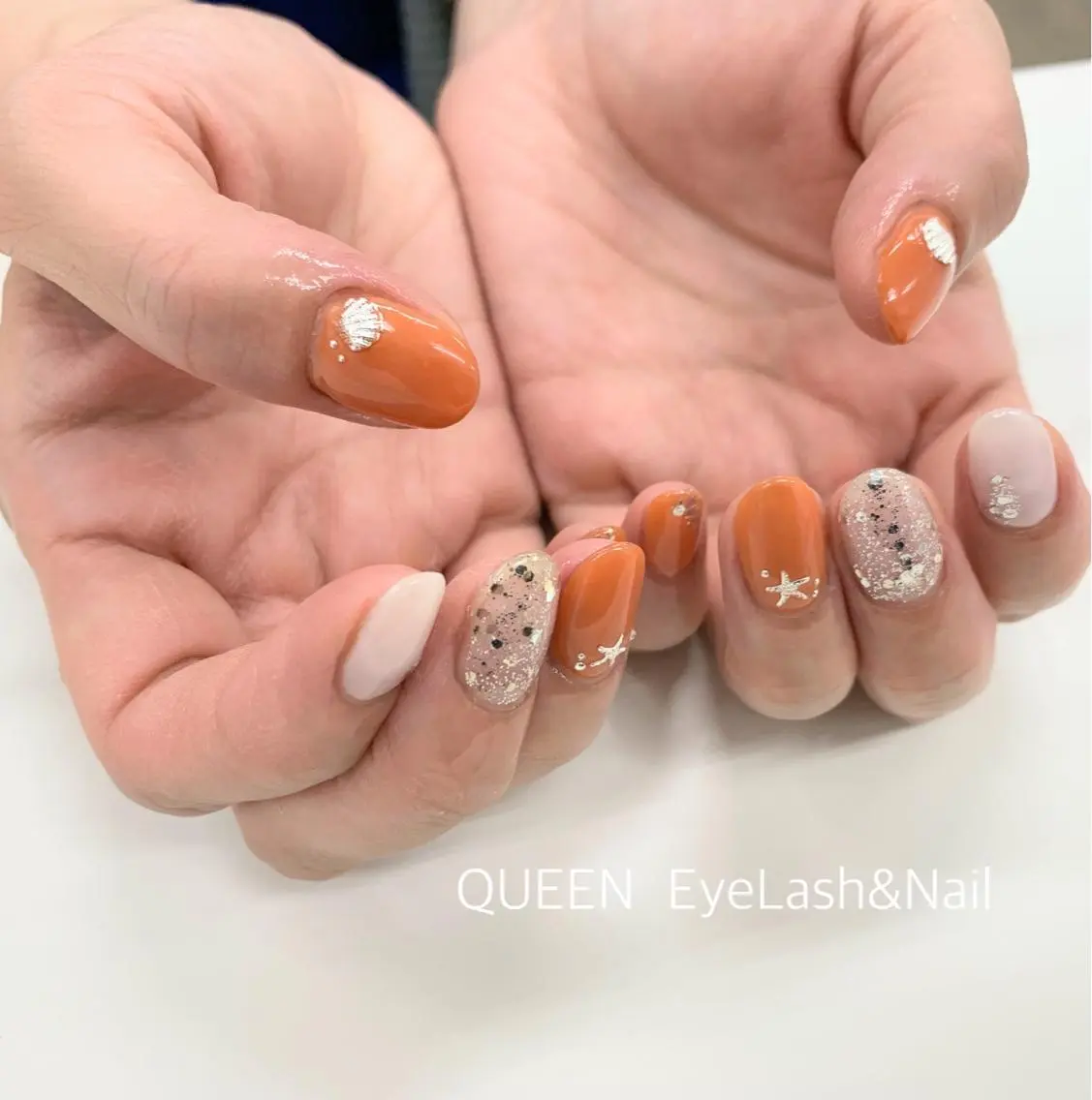 ミディアム カラー ネイル Bloom Nailのネイルデザイン