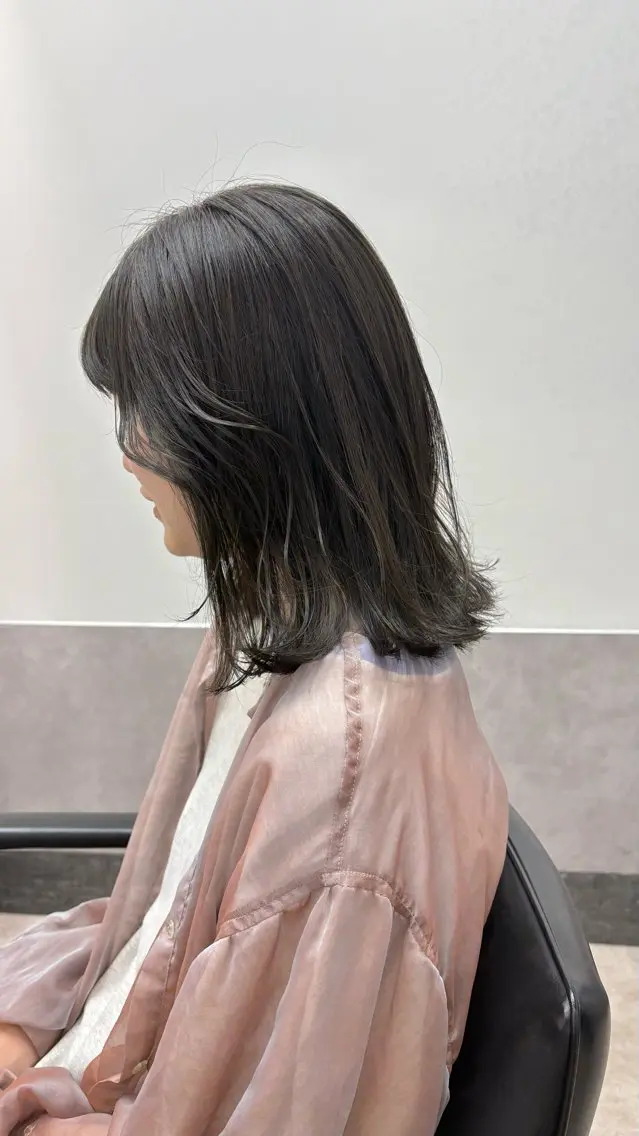 ミディアム カラー アッシュ ベージュカラー カット ヘアカラー SAKINO ベージュカラーのヘアスタイル