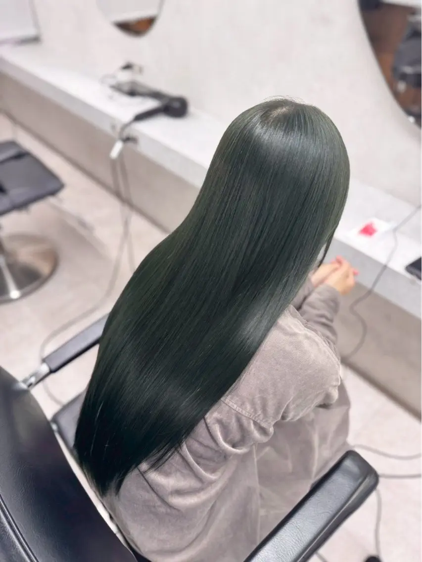 ロング カラー 透明感・艶・ダメージ レス YUKIのヘアスタイル