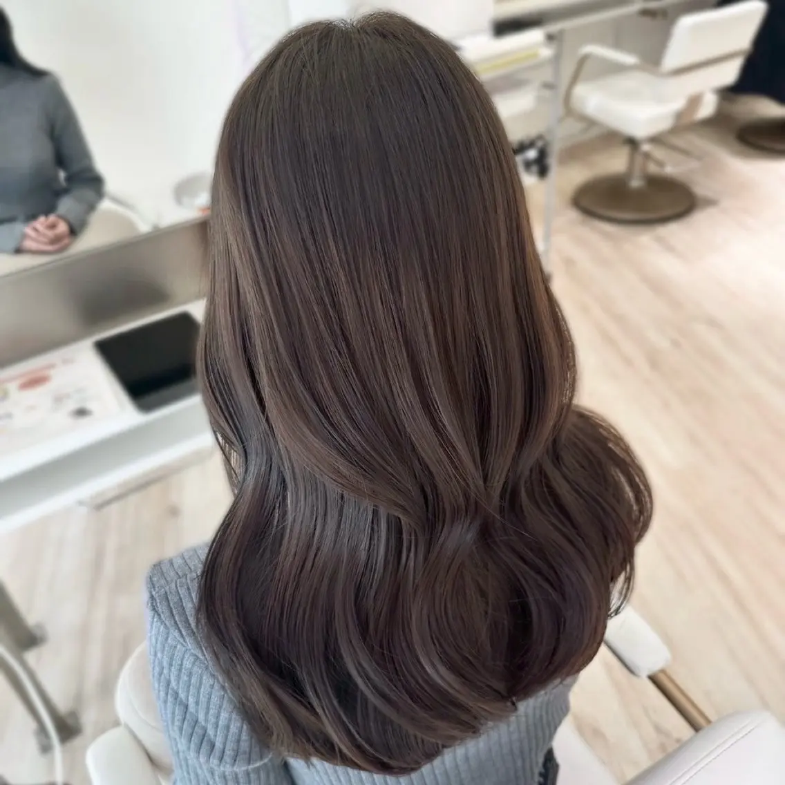 ロング カラー ブリーチ カット ヘアカラー Parve Mix 森 美遥🩶のヘアスタイル