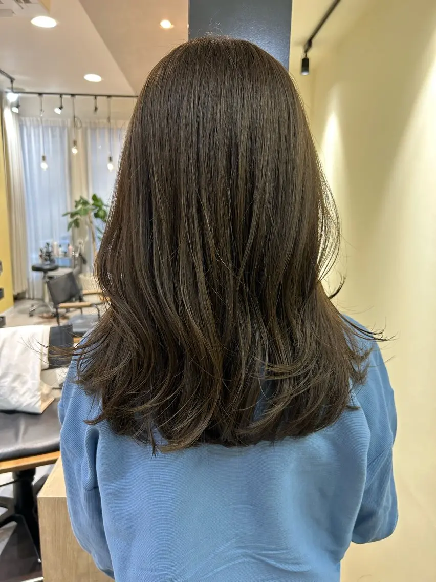 ロング カラー グレージュ オリーブグレージュ オリーブグレー hubhair レイヤー/透明感のヘアスタイル