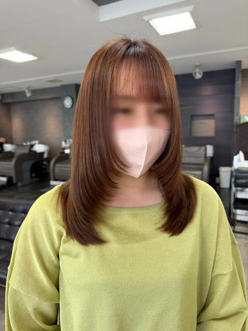 セミロング ハイトーンカラー✨ 慶田玲和のヘアスタイル