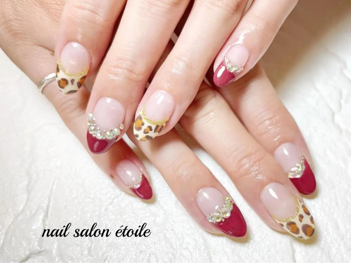 ネイル アニマル柄 ボルドー フレンチネイル ジェルネイル ストーンネイル ハンドネイル nail salon étoileのネイルデザイン