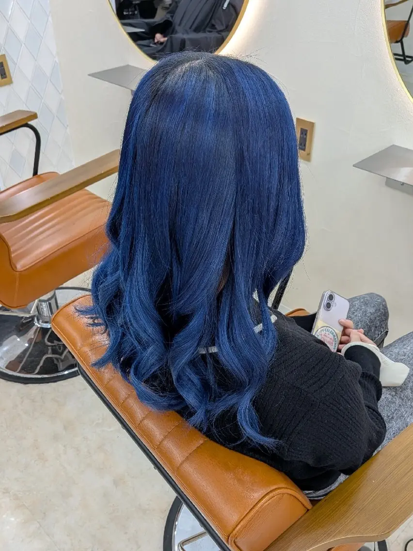 ミディアム カラー ブルーカラー ネイビーカラー 原田 来実🥜🍪のヘアスタイル