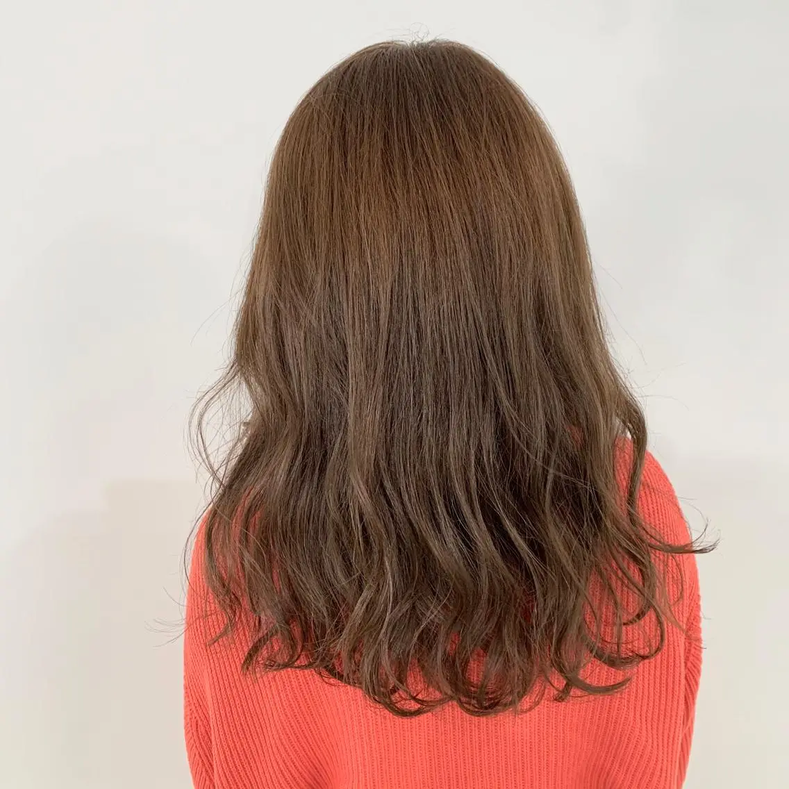 セミロング カラー パーマ ヘアアレンジ ベージュカラー 加藤 綾華のヘアスタイル
