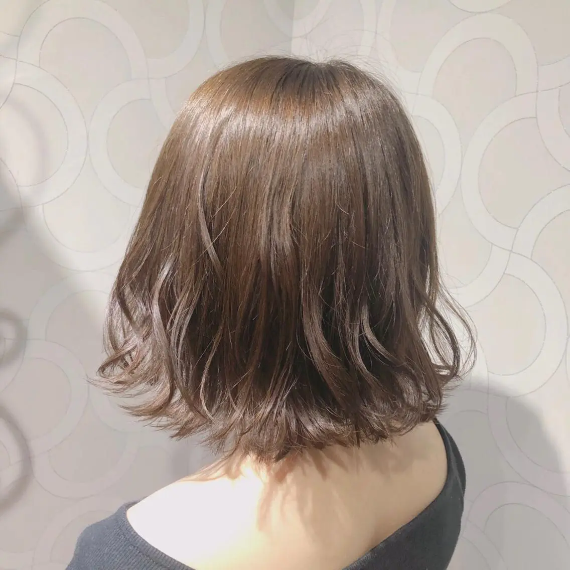 ミディアム カラー ベージュカラー オリーブベージュ 艶髪 ♡Tomiyaのヘアスタイル