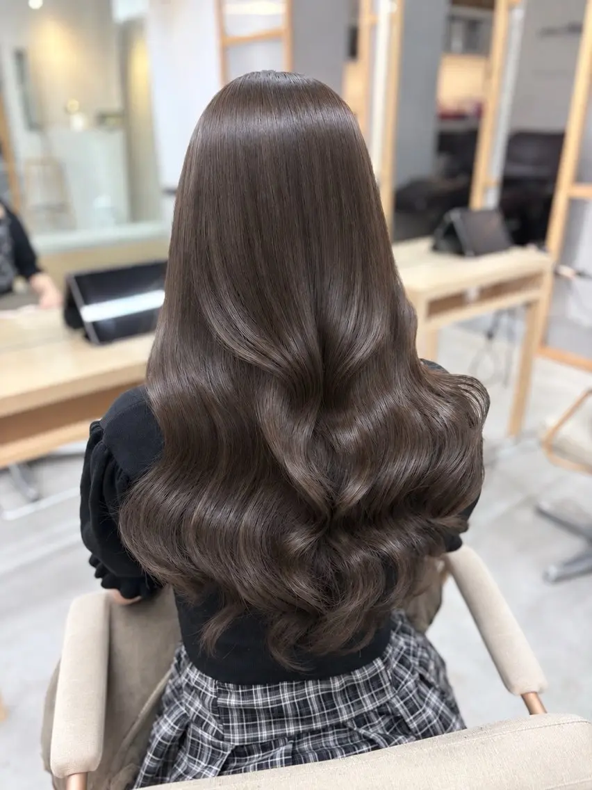 セミロング カラー ヘアカラー kira 🫧のヘアスタイル