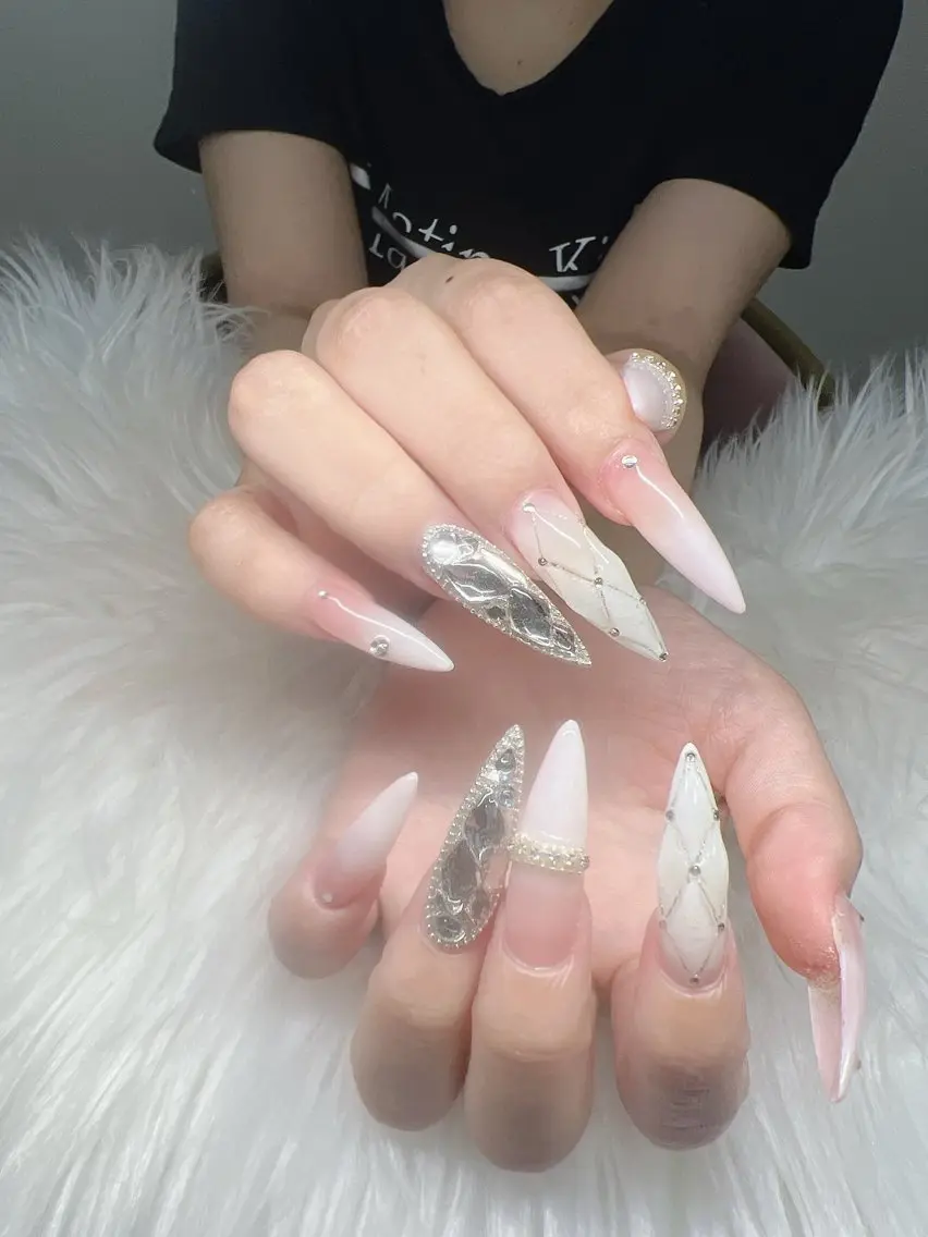 ネイル ハンドネイル Lee Nails チップ長さだし専門店のネイルデザイン