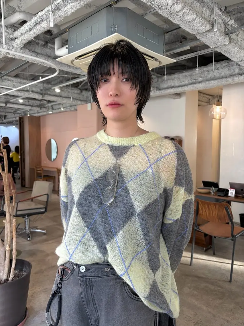 ショート カラー 黒髪 顔周りカット シャギー ショートヘア ウルフカット カット ヘアカラー yu maのヘアスタイル
