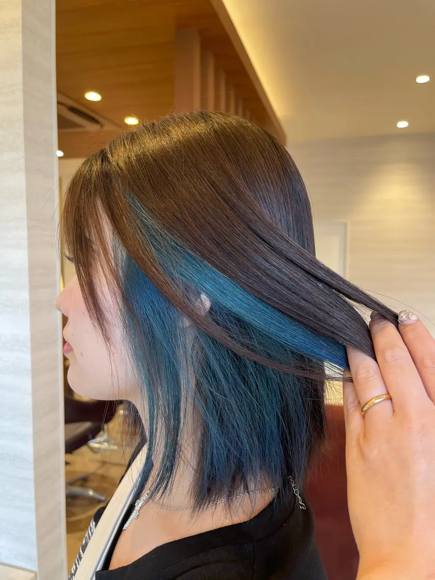 カラー 勝山 碧のヘアスタイル