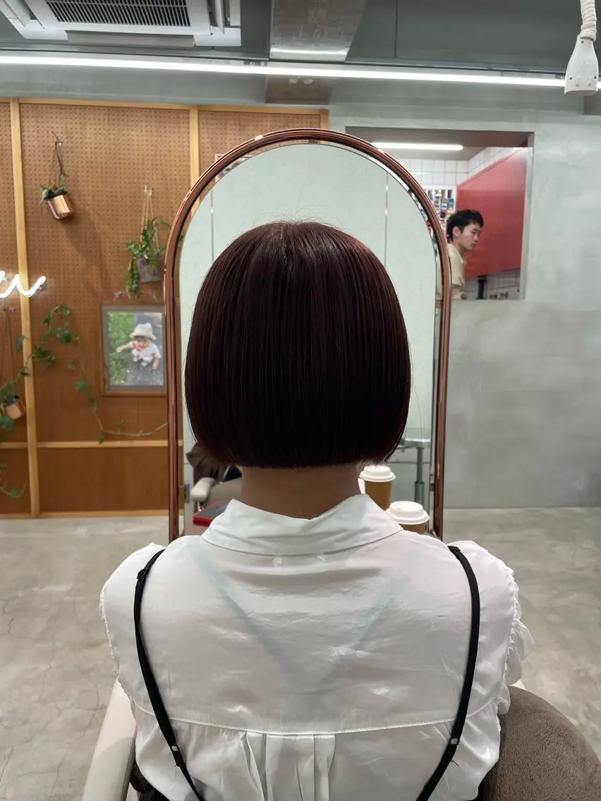カラー ボブ カット ヘアカラー 鶴井 美空のヘアスタイル