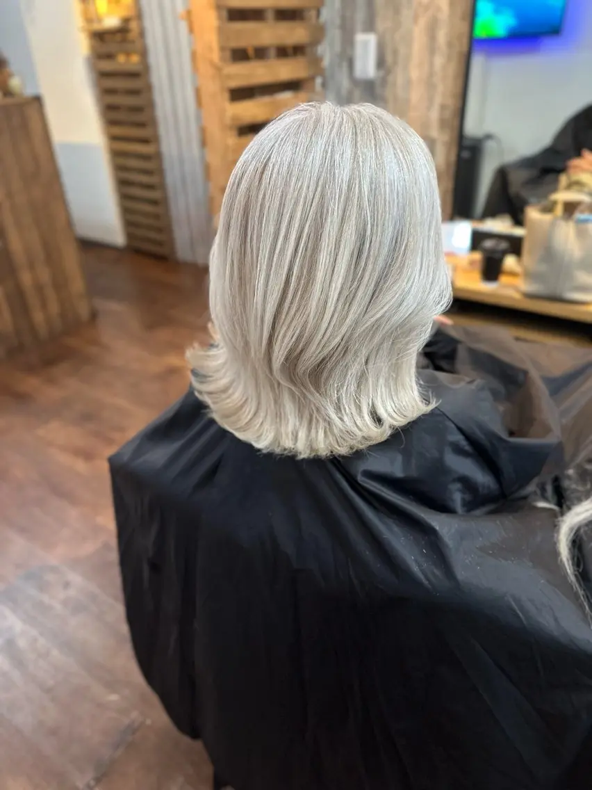 ミディアム カラー カット ヘアカラー トリートメント Luzir⭐︎ GEN⭐︎のヘアスタイル