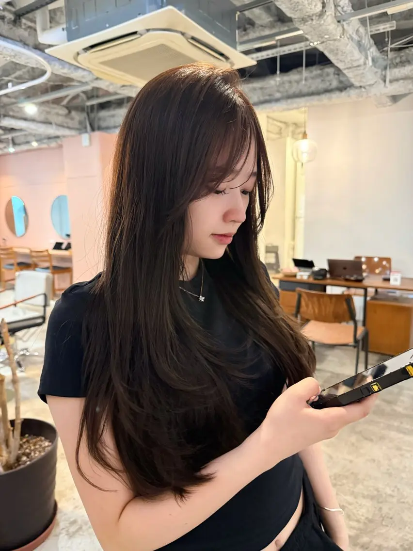 ロング ヘアカラー Miyu .のヘアスタイル