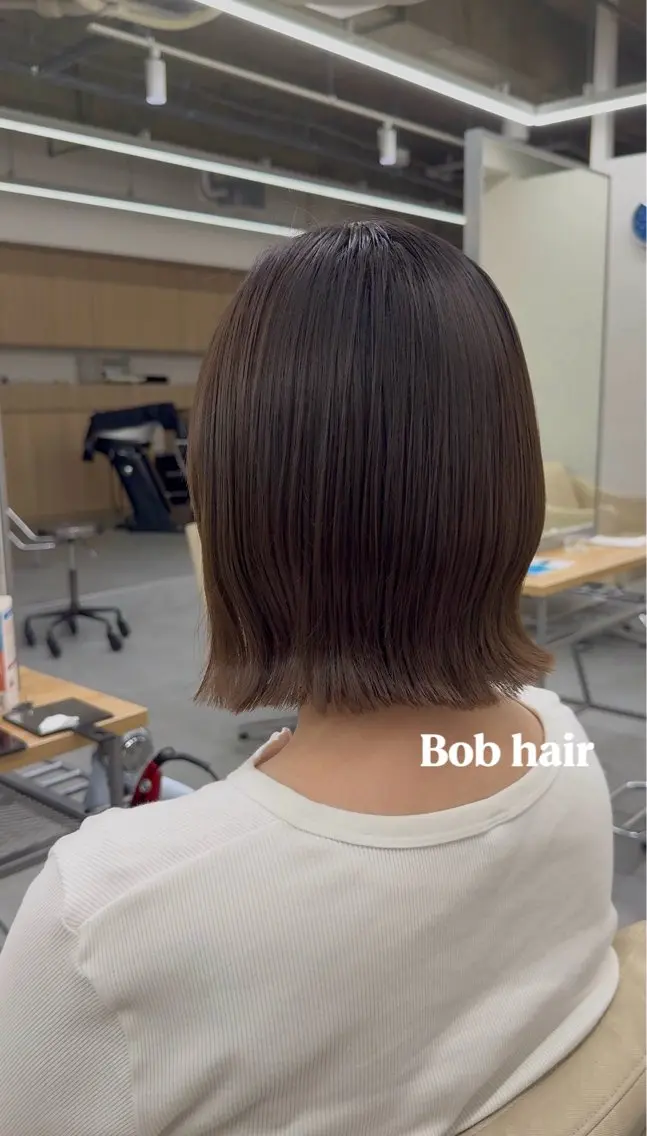 ミディアム ボブ 外ハネヘア 浅見 茉美のヘアスタイル
